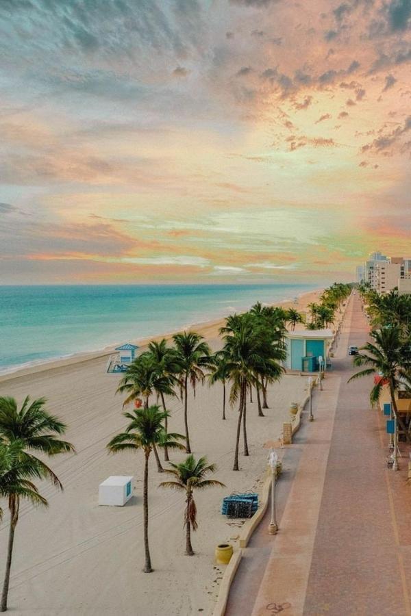 Christmas Retreat Walk To Dania Beach Pool Екстериор снимка